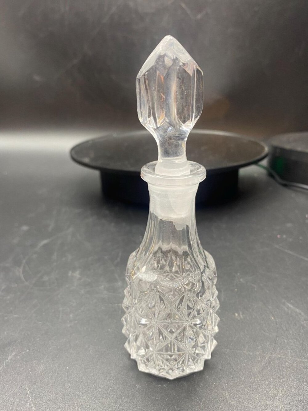 Hickman Miniature Cruet with Stopper Stacked Diamonds